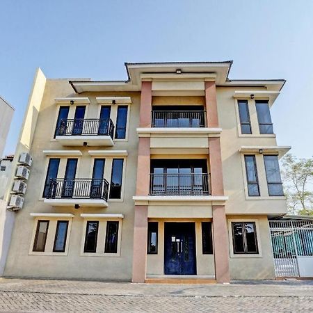 Oyo 93109 Garden Homestay 1 Tpr スラバヤ エクステリア 写真