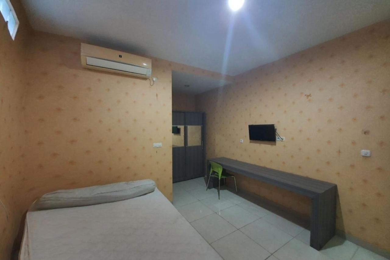 Oyo 93109 Garden Homestay 1 Tpr スラバヤ エクステリア 写真