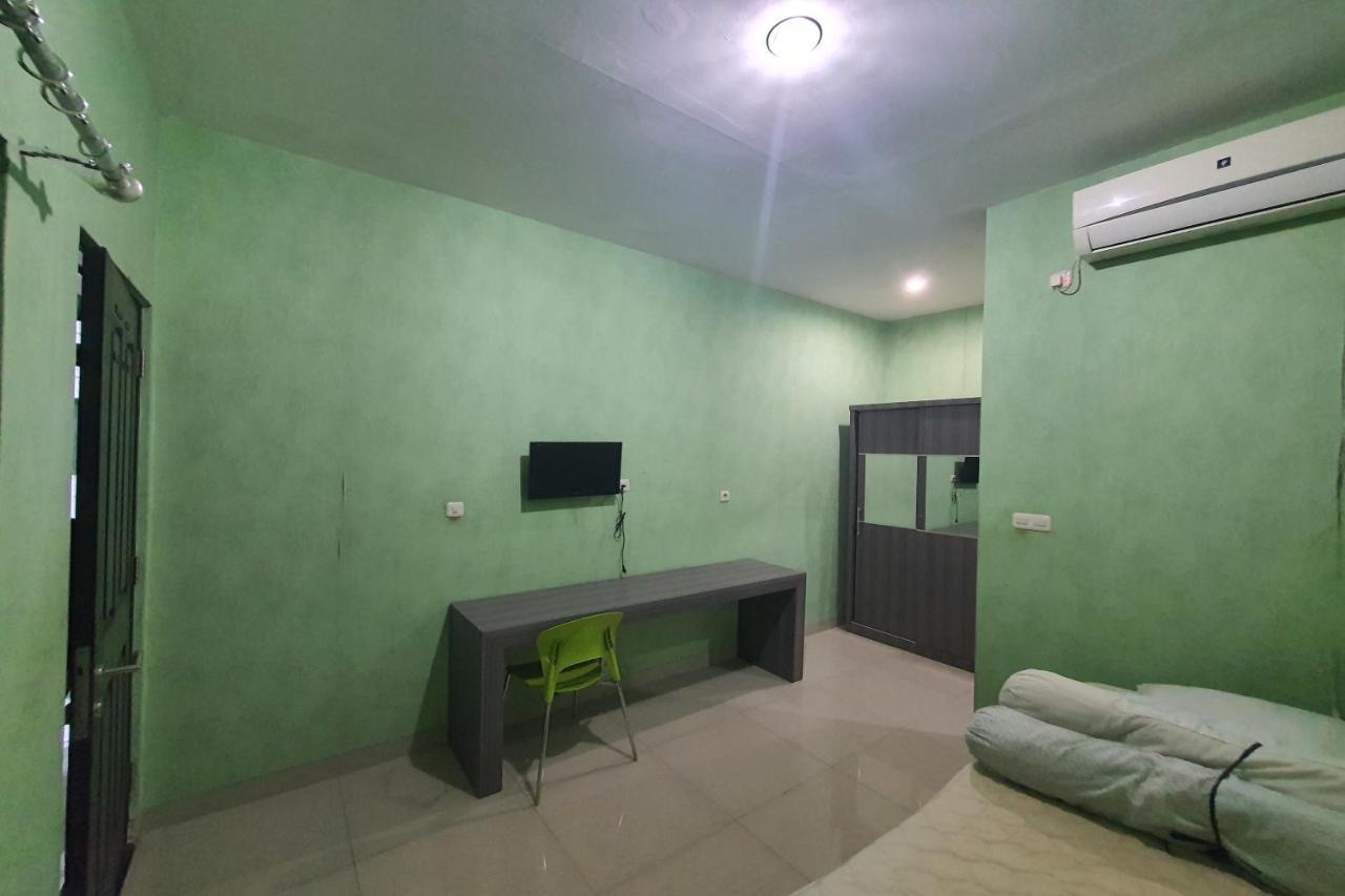 Oyo 93109 Garden Homestay 1 Tpr スラバヤ エクステリア 写真