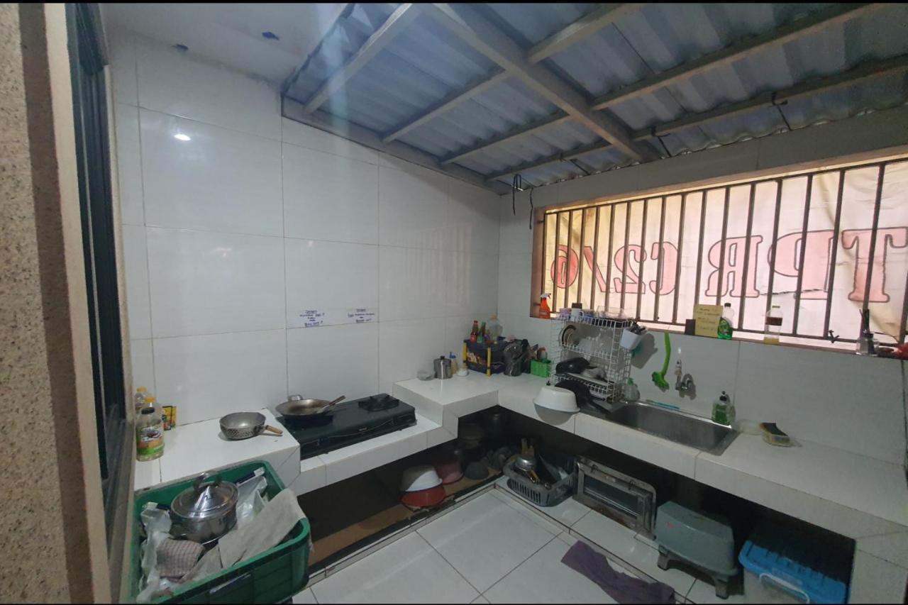 Oyo 93109 Garden Homestay 1 Tpr スラバヤ エクステリア 写真