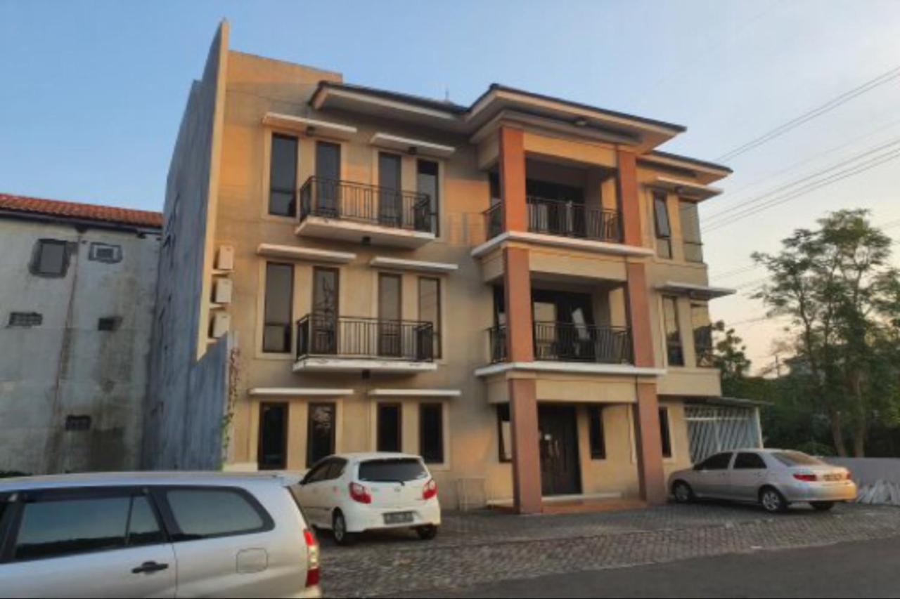Oyo 93109 Garden Homestay 1 Tpr スラバヤ エクステリア 写真
